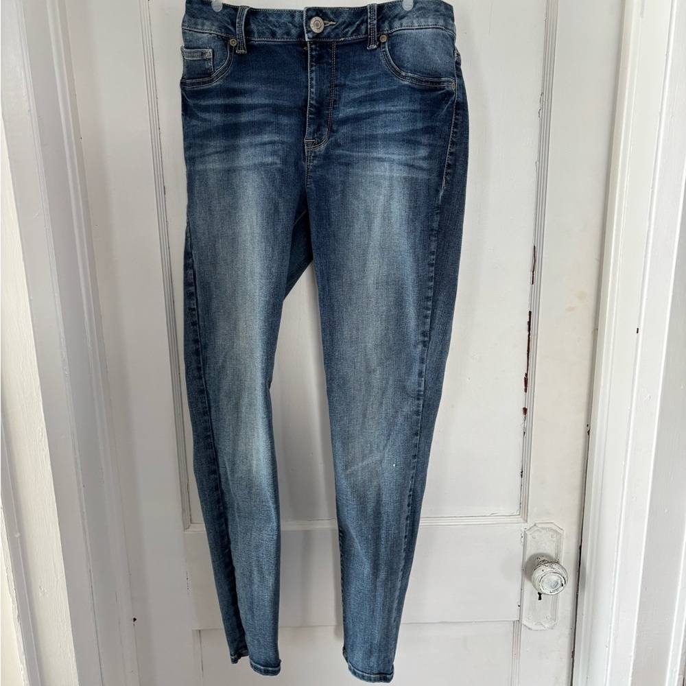 Maurices High Rise Dark Skinny Jeans – Size Medium GUC